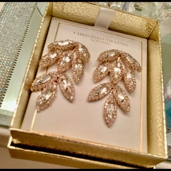 - Beautiful designer crystal erring earrings last pair like these - Picture 3 of 3